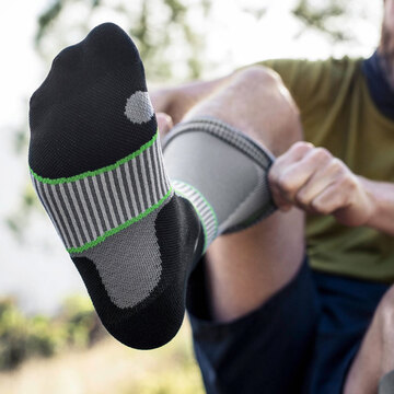 Outdoor Performance Mid Cut Socks